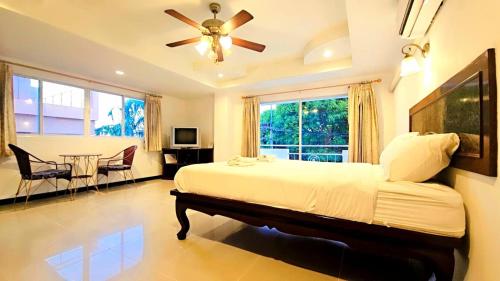 Μια τηλεόραση ή/και κέντρο ψυχαγωγίας στο Home 24 Pattaya