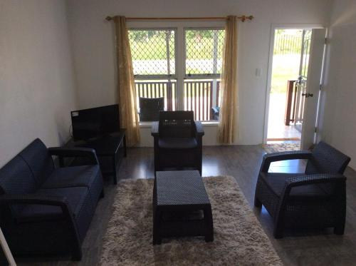 Secured Budget Flat Maui Kolomotu'a