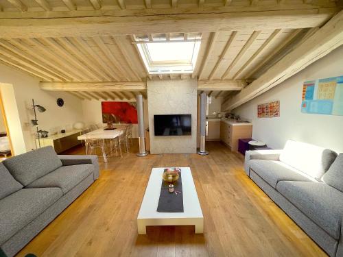 Luxury View Terrace Apartment
