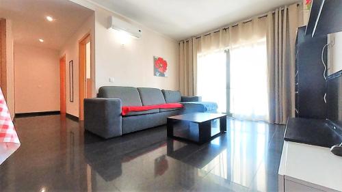 Rocha Tower 11A