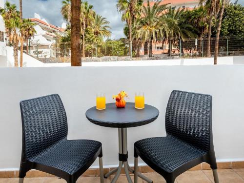 Cute Parque Cattleya 107 close to the beach
