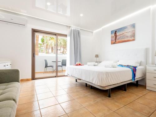 Cute Parque Cattleya 107 close to the beach