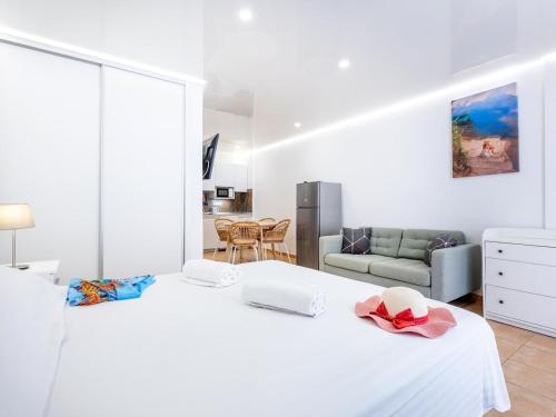 Cute Parque Cattleya 107 close to the beach