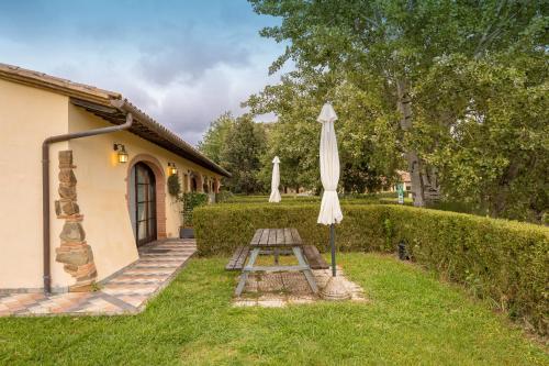 Κήπος έξω από το Borgo San Carlo