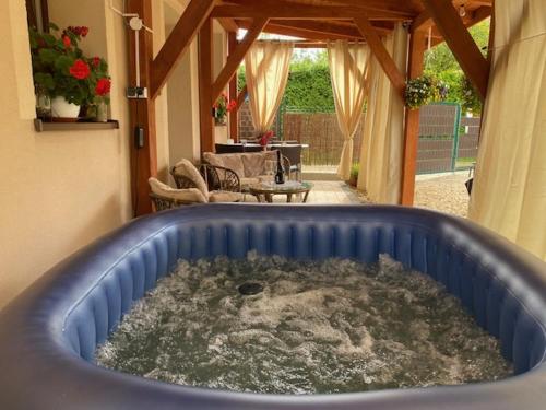 Dom Wakacyjny Gajówka z ogrodem i jacuzzi do stoku 2km