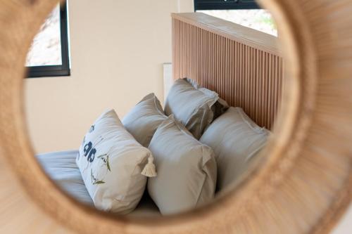 Posezení v ubytování Nicara Luxury Ecocabin Honeypunch