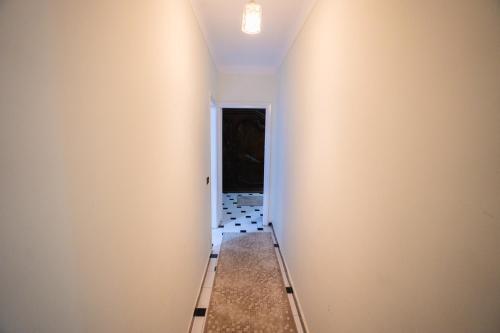 Fotografie z fotogalerie ubytování Sea View three bed room High Floor fully AC free WI-FI and parking for familes only v destinaci Alexandria