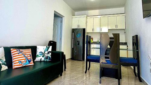 Kuchyň nebo kuchyňský kout v ubytování habitacion a 100 pasos de la playa