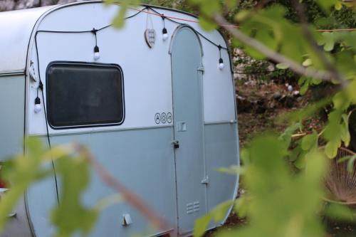 ツェティニェにあるCamp Oaza,Lipaのギャラリーの写真