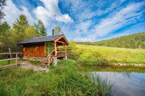 Minikemp na Palčovce - minipokoje a spaní v obytných autech