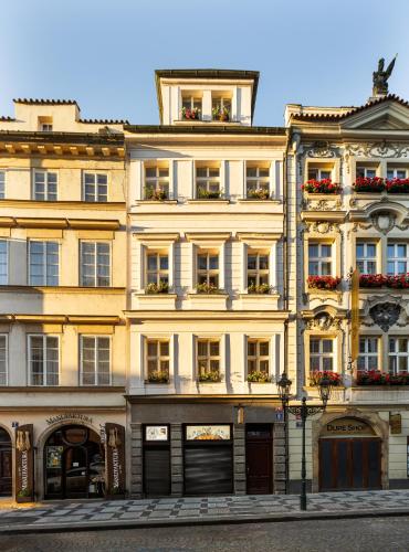 The Bridge Residence by Little King