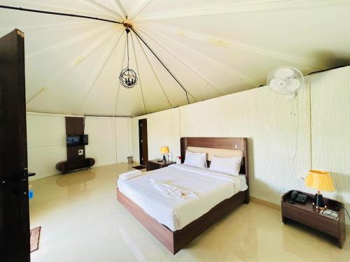 Gallery image of Aaryans rieverwood resort in Nasrāpur