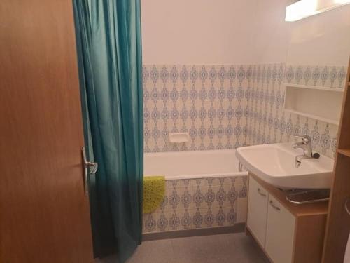 Chalet 2 Pièces, 6 Pers., Proche Centre et Pistes, Balcon Sud/Est, Parking, Animal Admis