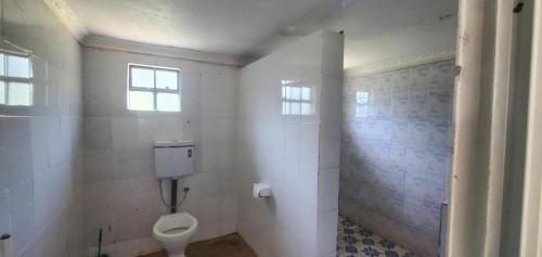 Koupelna v ubytování Oldonyo Musa Camp Amboseli