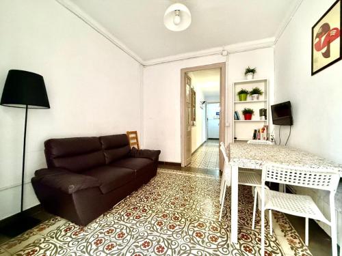 Bright 3 Bedroom Apartment Central Barcelona