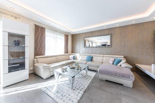 Family & Luxury by JR City Apartments