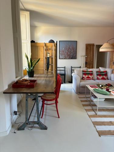 Chic Milan Apartment