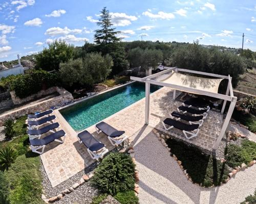 Villa with Trullo and Pool, Alberobello photo 2