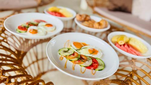 Jídlo v hotelu nebo okolí