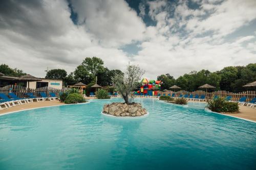 Gambar di galeri bagi Camping Paradis du Quinquis di Clohars-Carnoët