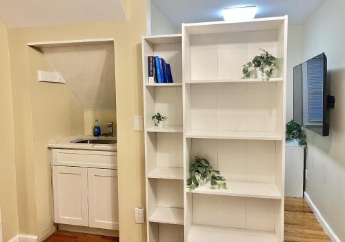 Φωτογραφία από το άλμπουμ του 2 Bedroom Apartment σε Valley Stream