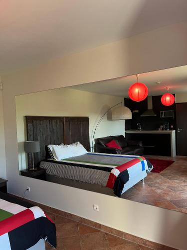 Gallery image of Quarto do Espelho in Bicas