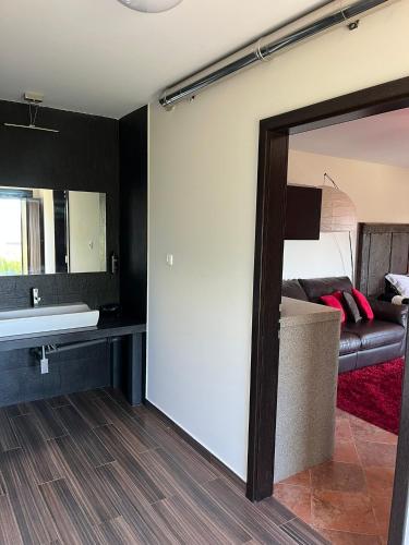Gallery image of Quarto do Espelho in Bicas
