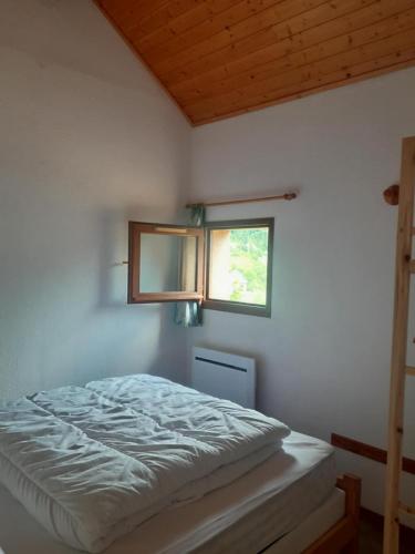 Cauterets tesisinde bir odada yatak veya yataklar