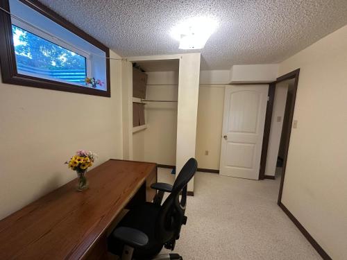 Фотография из галереи Private Cozy Basement Suite Near Downtown Saskatoon в городе Саскатун