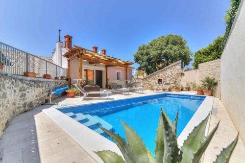 Holiday home in Novi Vinodolski 30426