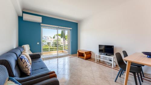 4Pax Vilamoura Flat with Pool & Garage by LovelyStay