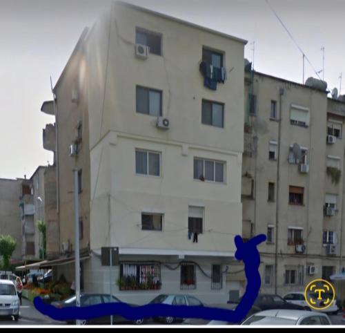 Το κτήριο όπου στεγάζεται  το διαμέρισμα