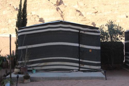 Gambar di galeri bagi Martian Camp di Wadi Rum