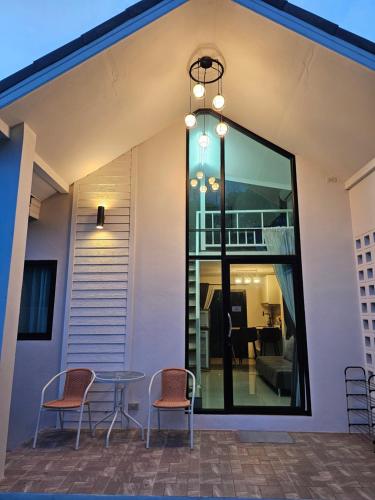 ホリデーパークが所在する建物