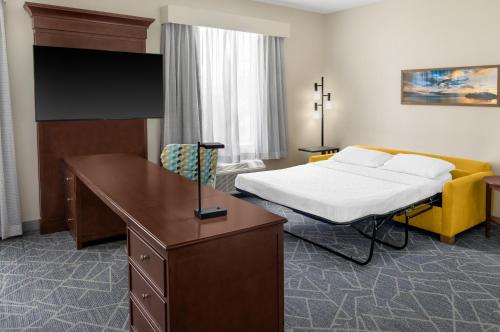 Postel nebo postele na pokoji v ubytování Hampton Inn and Suites Coconut Creek