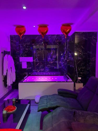 Foto sihtkohas Cergy asuva majutusasutuse La Suite Prestige - Jacuzzi et cinema - Cergy-Village galeriist