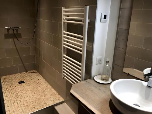 Ένα μπάνιο στο Gite Du Chalet Barnabas Relais