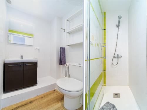 Bilik mandi di Apartamento en primera línea Javea