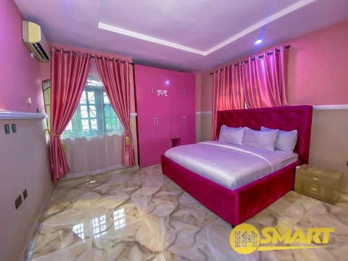 Postel nebo postele na pokoji v ubytování Imsmart Luxury apartment