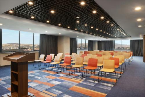 Χώρος καθιστικού στο Four Points by Sheraton Elazig