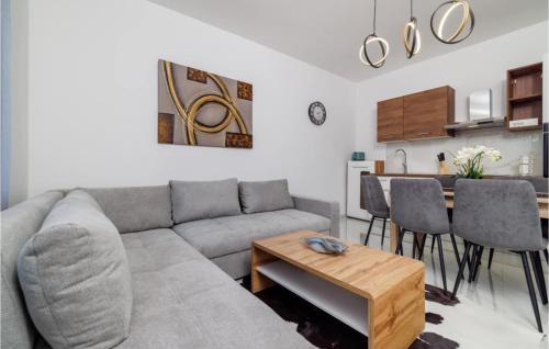 2 Bedroom Awesome Apartment In Crikvenica