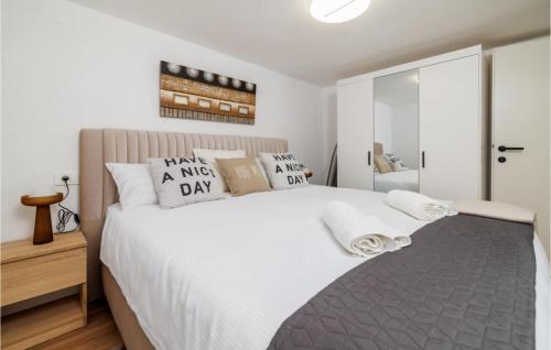 2 Bedroom Awesome Apartment In Crikvenica
