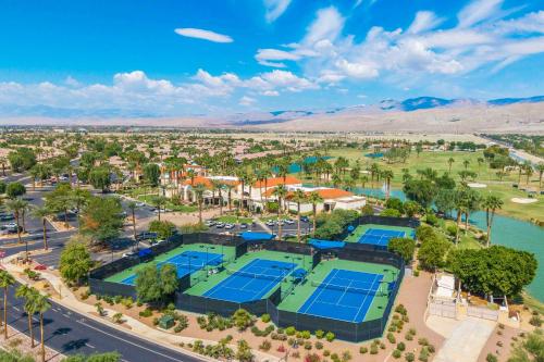 Εγκαταστάσεις για τένις ή/και σκουός στο Desert Fairway Oasis ή εκεί κοντά
