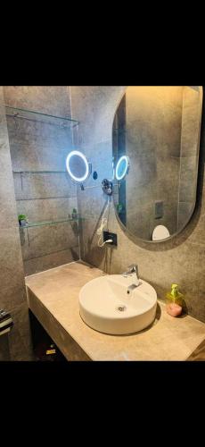 Ένα μπάνιο στο Bing Bang Stylish Urban Stay