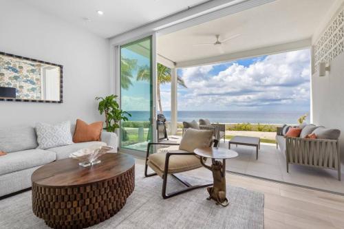 Oceanfront Sunset Patio w/ BBQ + Pool, Gym & Spa