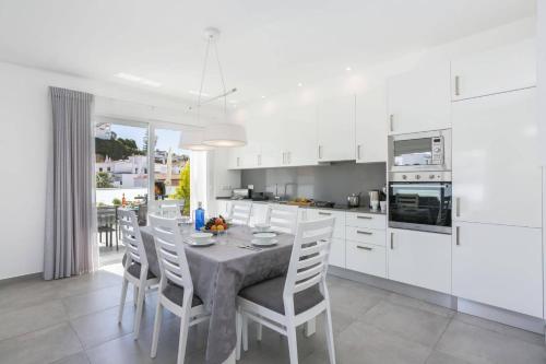 Villa Dona Leonor by Villa Plus