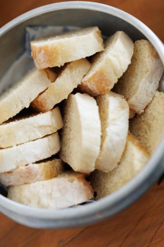 インの敷地内または近くでの食事または食べ物