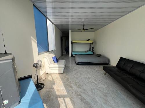 Χώρος καθιστικού στο Casa La Consentida en Flandes con piscina
