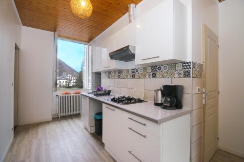 Imagem da galeria de Le Port du Vénasque de la Villa Ilixon, Grand T2, proche centre, jardin, billard, parking em Luchon