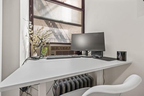 Gallery image of Heart of Downtown Manhattan - Stylish One Bedroom Apartment in Vibrant Union Square in New York